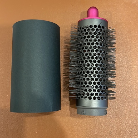 Dyson Other - Dyson Airwrap round brush